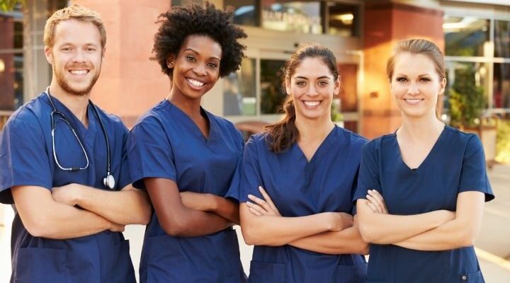 Become a Medical Assistant: How to Choose the Right Medical Assisting School